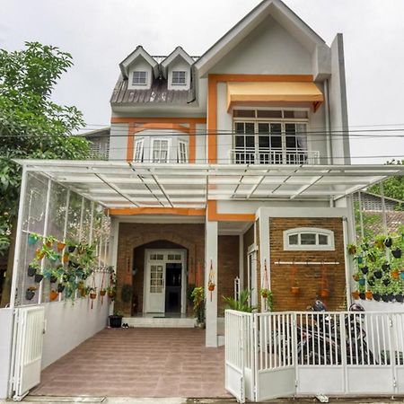 เรดดอร์ซ เนียร์ ซินดู กุสุมา เอดูพาร์ค 2 Hotel Cebongan ภายนอก รูปภาพ