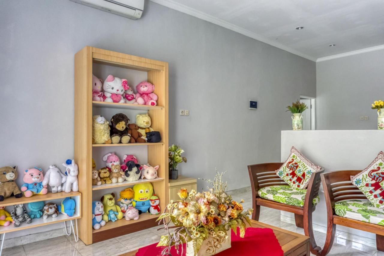 เรดดอร์ซ เนียร์ ซินดู กุสุมา เอดูพาร์ค 2 Hotel Cebongan ภายนอก รูปภาพ
